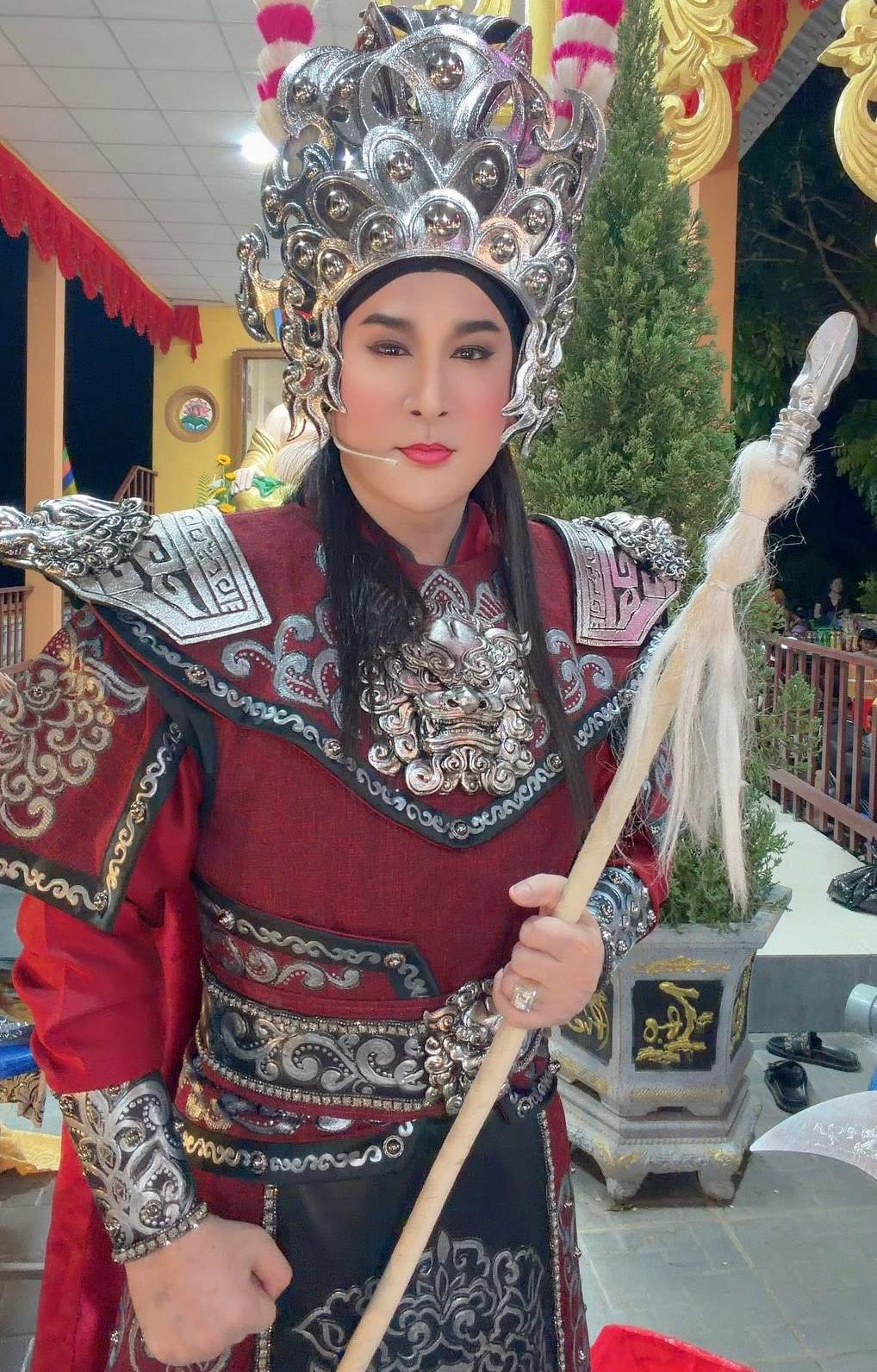 Nam NSƯT là "ông hoàng cải lương" đình đám một thời đi bán phở ở đường Sư Vạn Hạnh, TP.HCM- Ảnh 2.