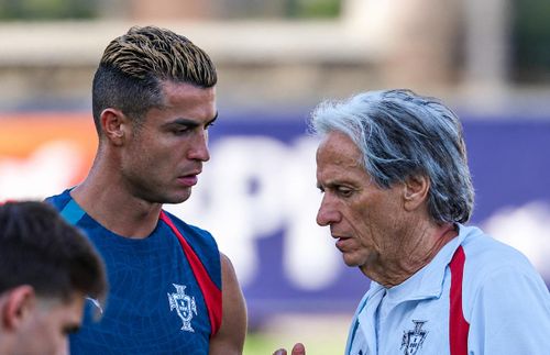 Ronaldo "dứt áo ra đi", trang MXH của LĐBĐ Bồ Đào Nha lập tức "bay màu" hơn 1 triệu lượ theo dõi - Ảnh 2.