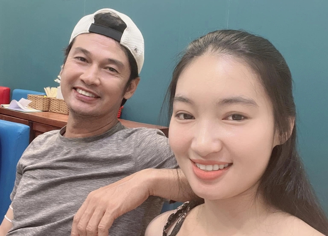 Nam diễn viên U60 sang Mỹ: "Đi Mỹ tươi cười vậy chứ lòng cũng buồn"- Ảnh 2. Nam diễn viên U60 sang Mỹ: "Đi Mỹ tươi cười vậy chứ lòng cũng buồn"- Ảnh 2.