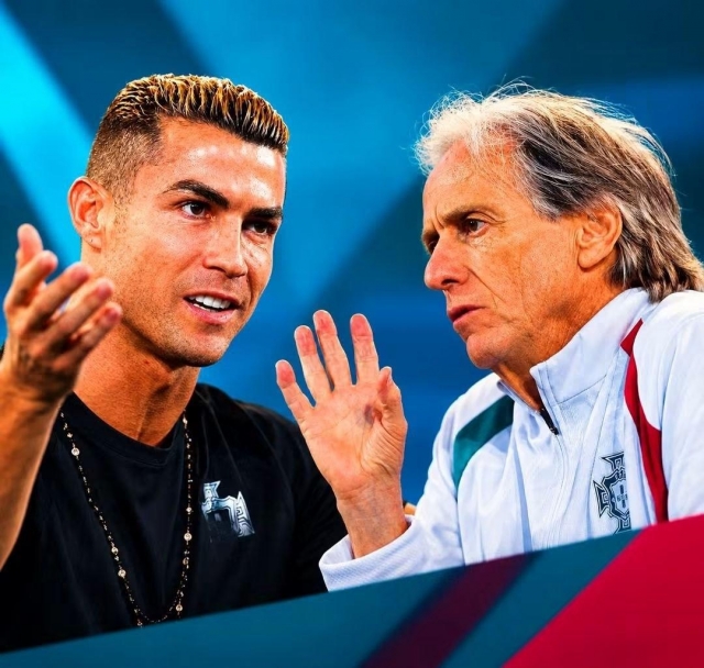 Toàn cảnh vụ Ronaldo rời tuyển Bồ Đào Nha: Nguồn cơn từ 30 phút khởi động và sự lừa dối- Ảnh 1.