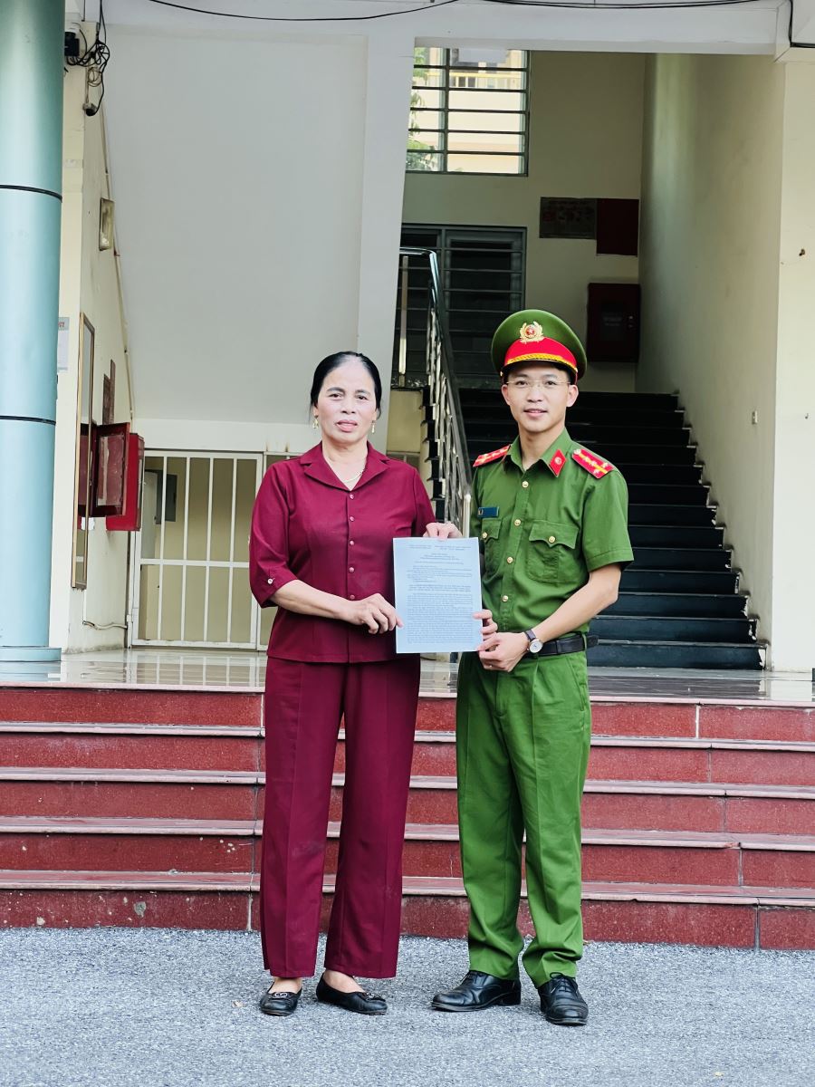 Ông Phan Quốc Đình SN 1978 chuyển khoản 400 triệu đồng vào tài khoản của chị Nguyễn Thị Khanh ở Phú Thọ: Công an rà soát giao dịch- Ảnh 1.