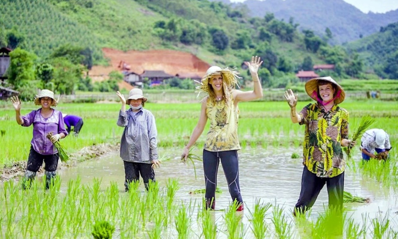 Phát hiện ngôi làng có hơn 400 căn nhà cùng quay một hướng: Cách Hà Nội 180 km và được thế giới vinh danh- Ảnh 10.