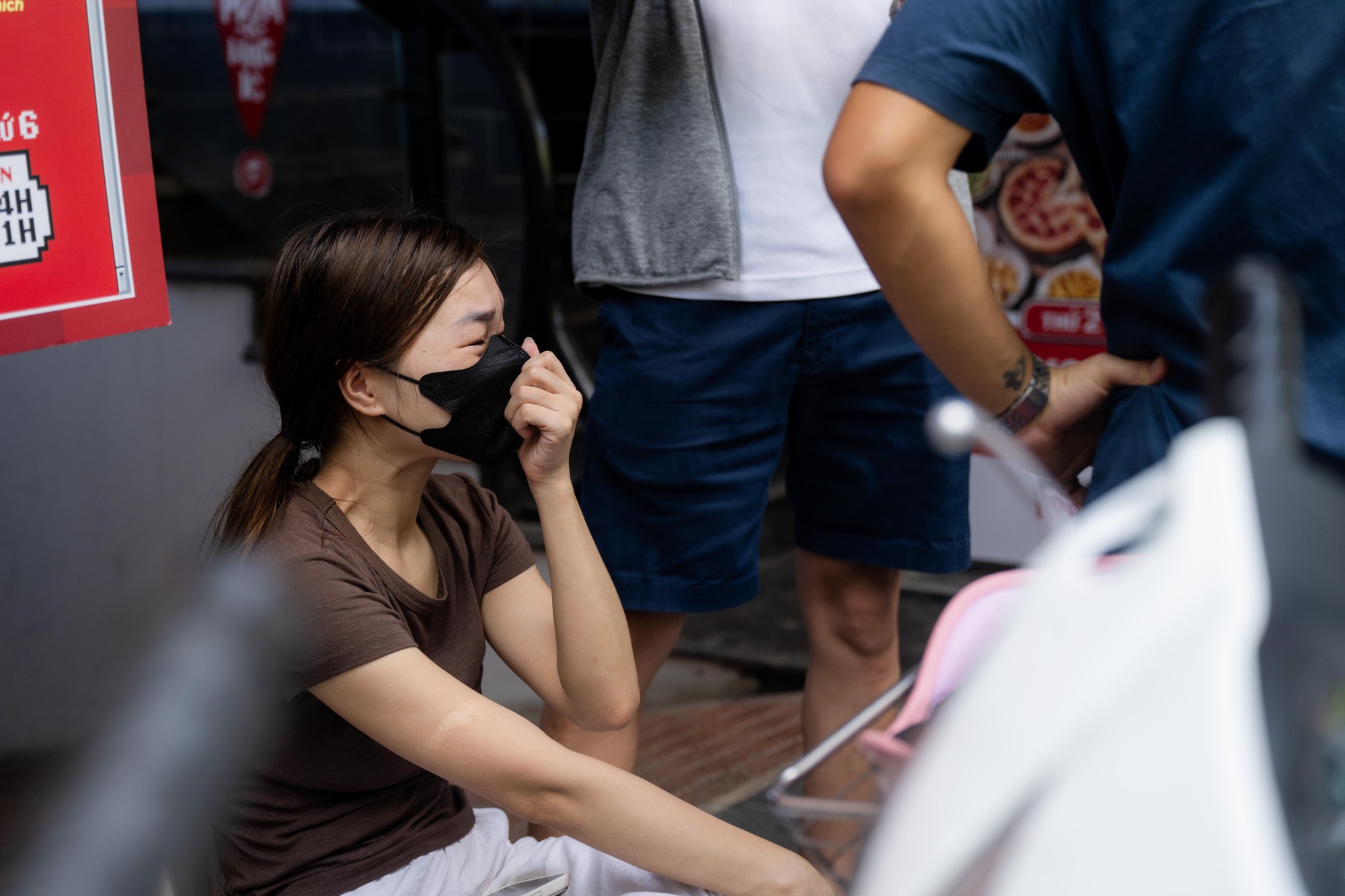 Tai nạn xe buýt nghiêm trọng ở Hà Nội khiến cô gái tử vong tại chỗ - Ảnh 5. Tai nạn xe buýt nghiêm trọng ở Hà Nội khiến cô gái tử vong tại chỗ - Ảnh 5.
