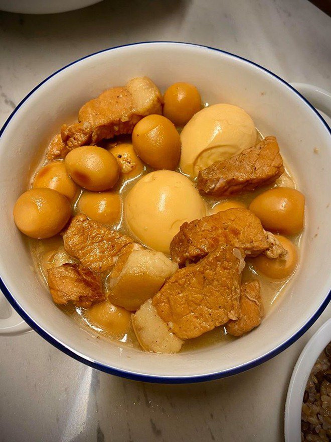 Mâm cơm nhà của Trấn Thành - Hari Won - Ảnh 11.