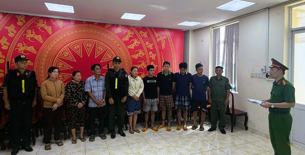 Bất ngờ kiểm tra 5 địa điểm trong chuyên án lớn: Bắt người bán thịt Nguyễn Thị Thu Phượng SN 1975 - Ảnh 1.