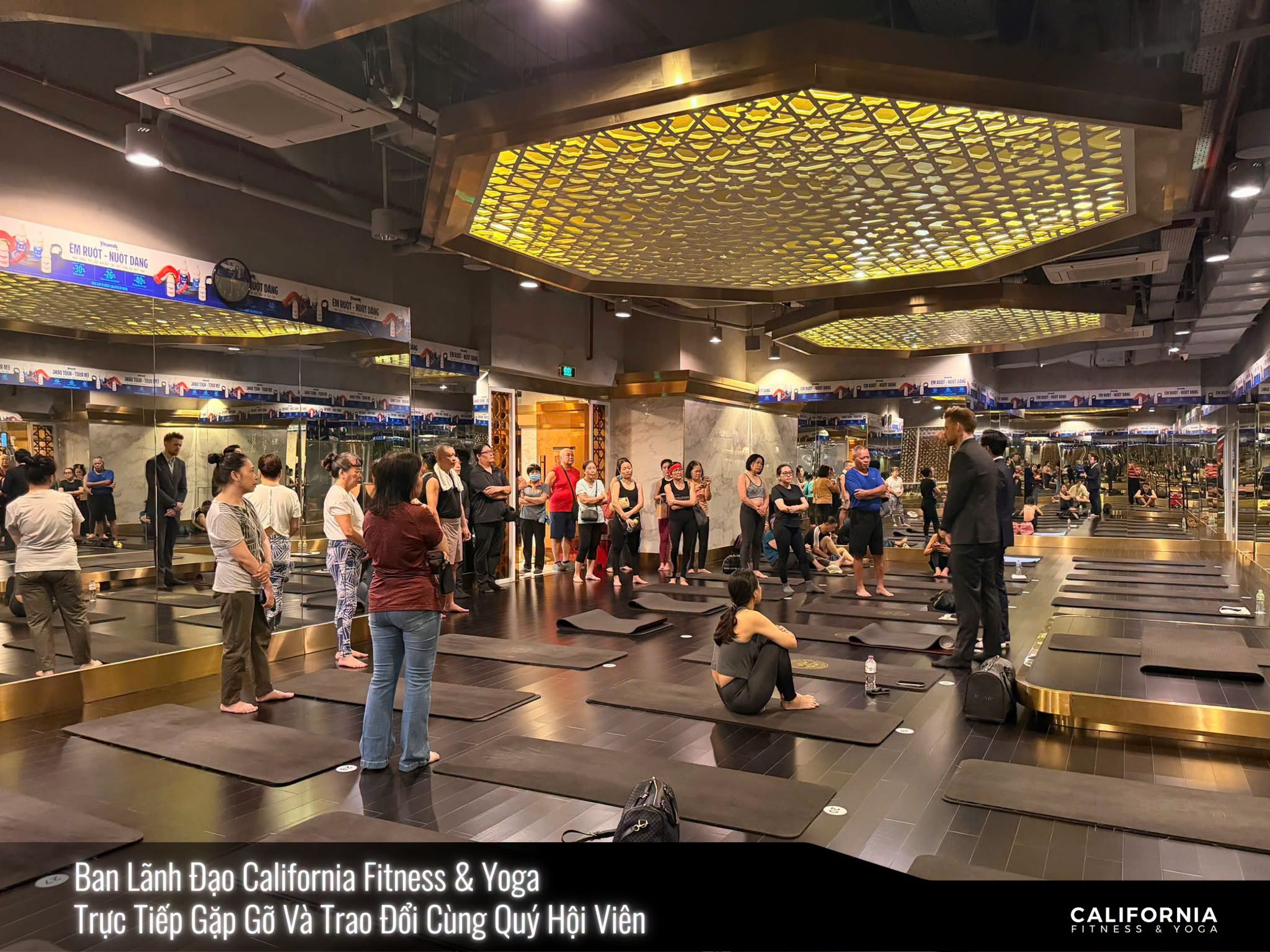 Ông chủ California Fitness đến từng phòng tập chắp tay xin lỗi - Ảnh 2.
