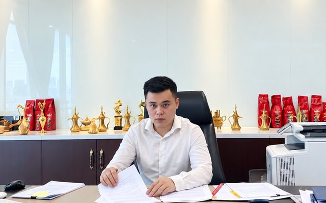Con trai trưởng của ông Đặng Lê Nguyên Vũ và bà Lê Hoàng Diệp Thảo: 22 tuổi từng dùng tiền tiết kiệm 4.000 USD giúp bác sĩ chống dịch, mẹ hé lộ lộ trình chuyển giao