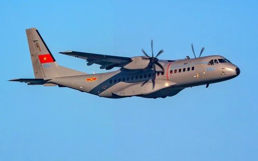 Chuyến bay quân sự đặc biệt đưa 8.453 mẫu sinh phẩm liệt sĩ cuối cùng từ Đồng bằng sông Cửu Long ra Hà Nội trong Chiến dịch 500 ngày đêm 