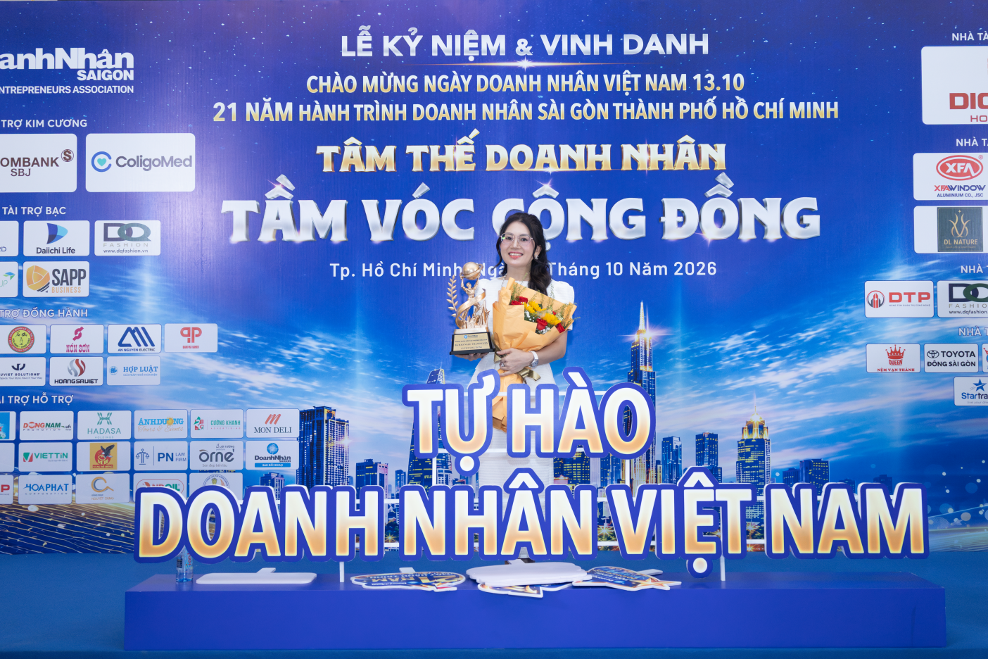 Doanh nhân kiến tạo thương hiệu 2026: Dấu ấn bản lĩnh của nữ CEO Uuviet Solutions - Ảnh 2. Doanh nhân kiến tạo thương hiệu 2026: Dấu ấn bản lĩnh của nữ CEO Uuviet Solutions - Ảnh 2.
