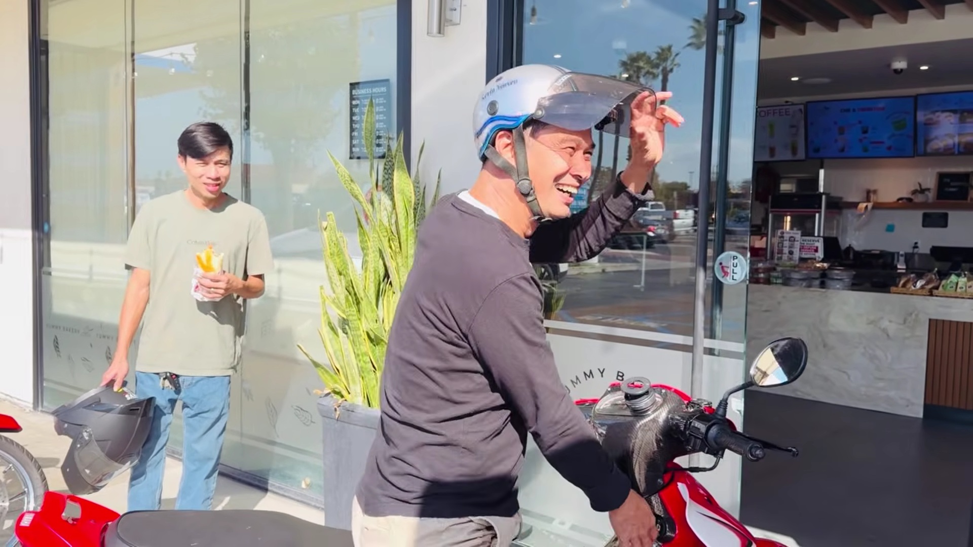 Đồng nghiệp quê Long An qua Mỹ, chồng cũ Thanh Thanh Hiền nói thẳng: "Tôi ở Mỹ không có cửa" - Ảnh 2.