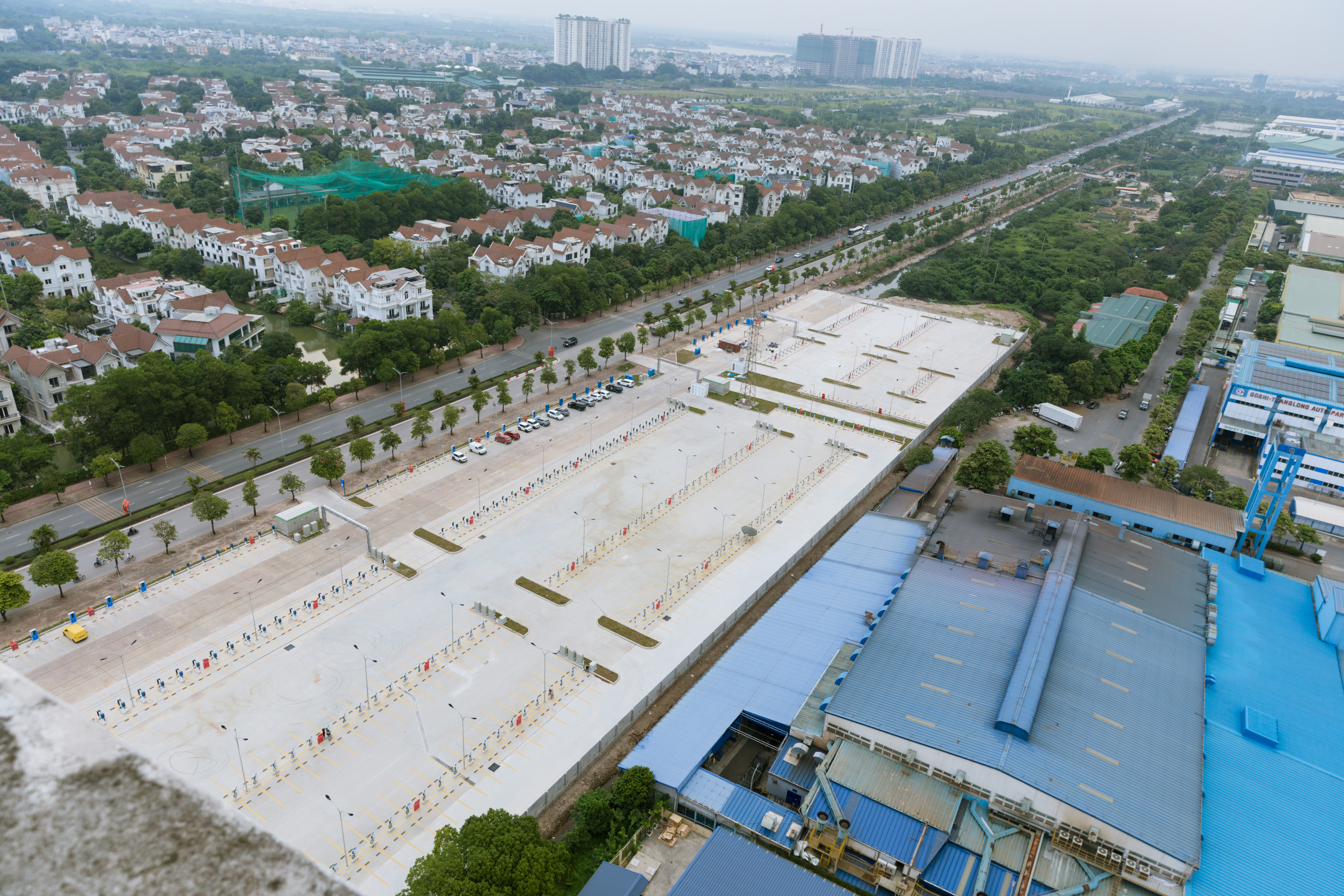 Việt Nam vừa có trạm sạc rộng gần 3 ha, hơn 1.000 ô tô sạc cùng lúc - đã lớn nhất thế giới chưa?- Ảnh 2. Việt Nam vừa có trạm sạc rộng gần 3 ha, hơn 1.000 ô tô sạc cùng lúc - đã lớn nhất thế giới chưa?- Ảnh 2.