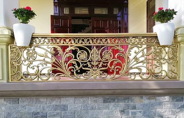 Lời khuyên cho các gia đình làm lan can ban công bằng nhôm đúc - Ảnh 2.