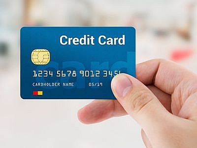 Thẻ tín dụng hết hạn nhưng còn dư nợ, phải làm sao?- Ảnh 1.