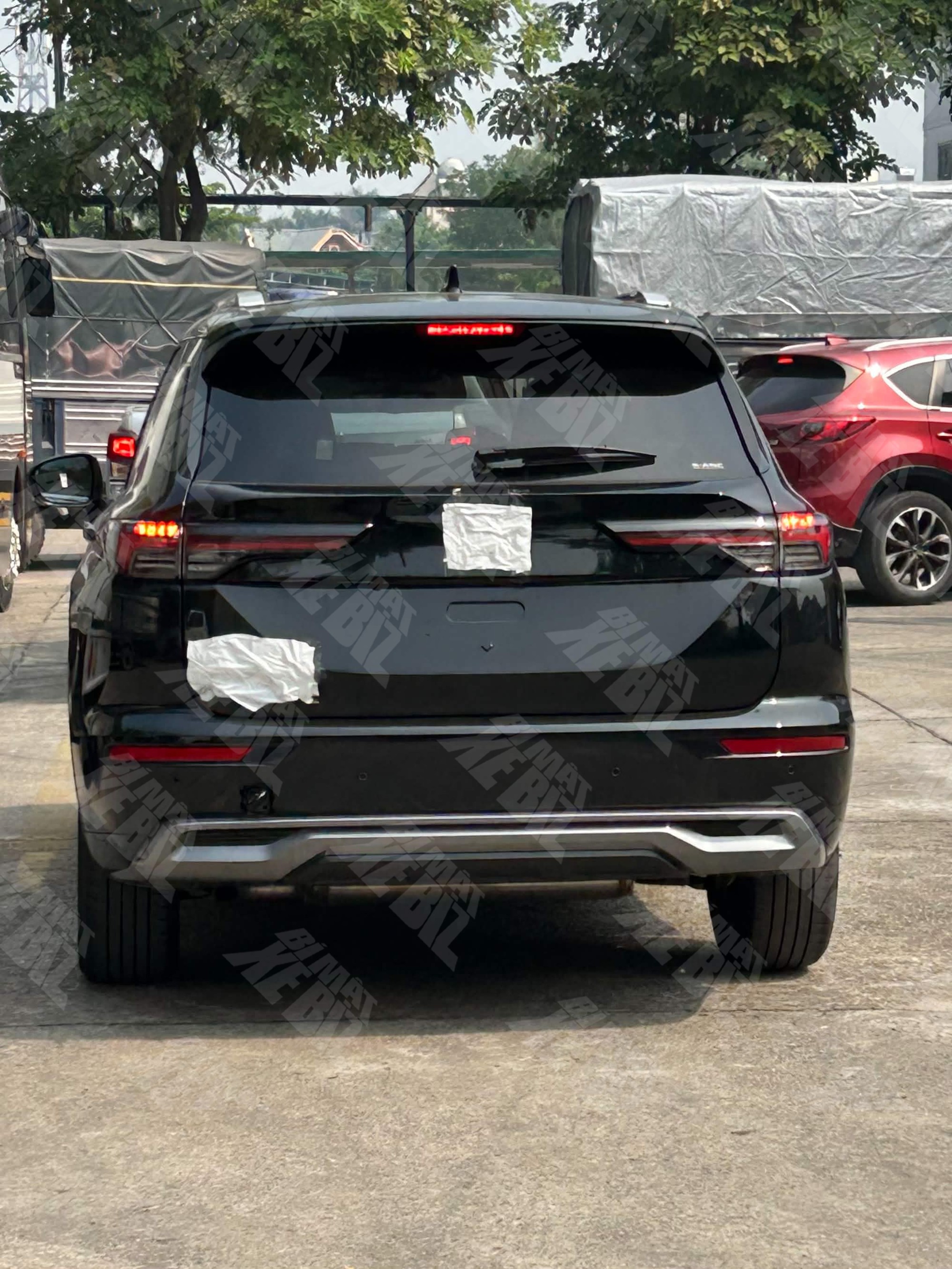 Mitsubishi Outlander thế hệ mới lộ diện tại Việt Nam: Có AWD, màn hình cỡ lớn, nội thất bọc da toàn bộ- Ảnh 5. Mitsubishi Outlander thế hệ mới lộ diện tại Việt Nam: Có AWD, màn hình cỡ lớn, nội thất bọc da toàn bộ- Ảnh 5.