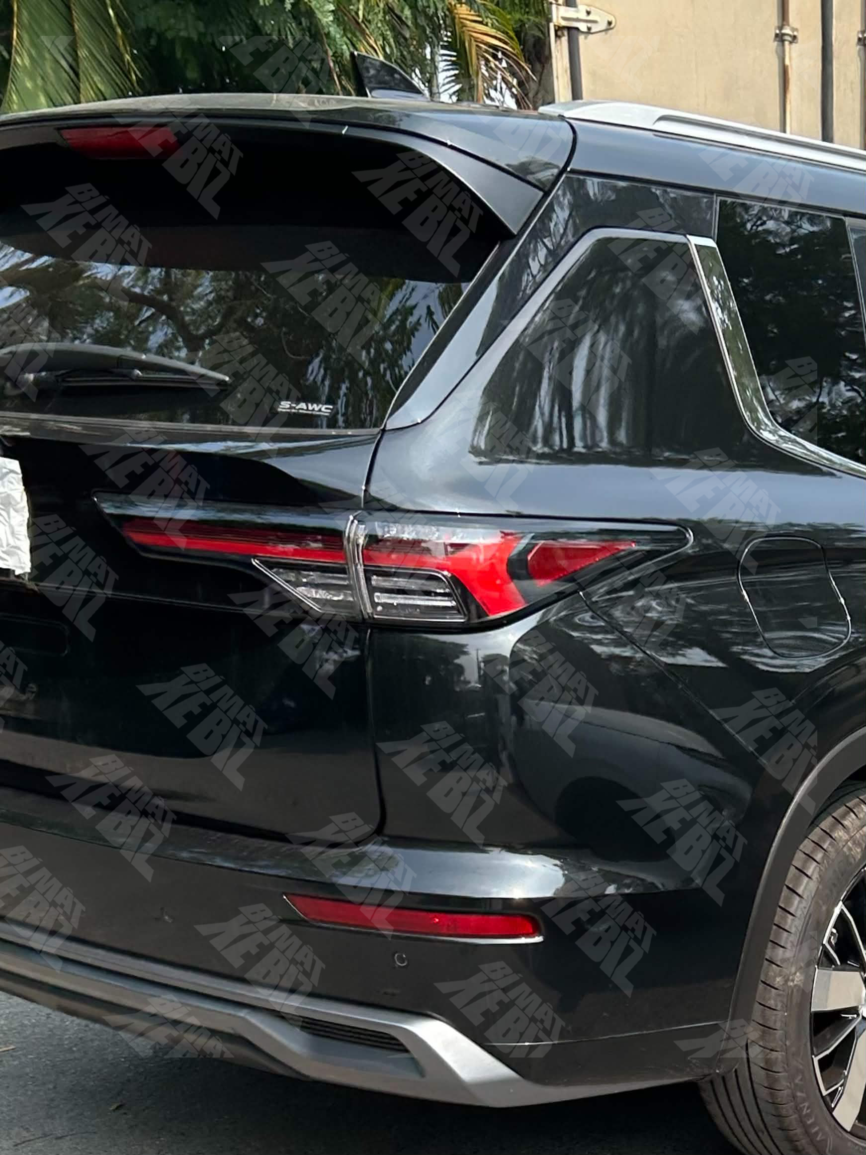 Mitsubishi Outlander thế hệ mới lộ diện tại Việt Nam: Có AWD, màn hình cỡ lớn, nội thất bọc da toàn bộ- Ảnh 9. Mitsubishi Outlander thế hệ mới lộ diện tại Việt Nam: Có AWD, màn hình cỡ lớn, nội thất bọc da toàn bộ- Ảnh 9.