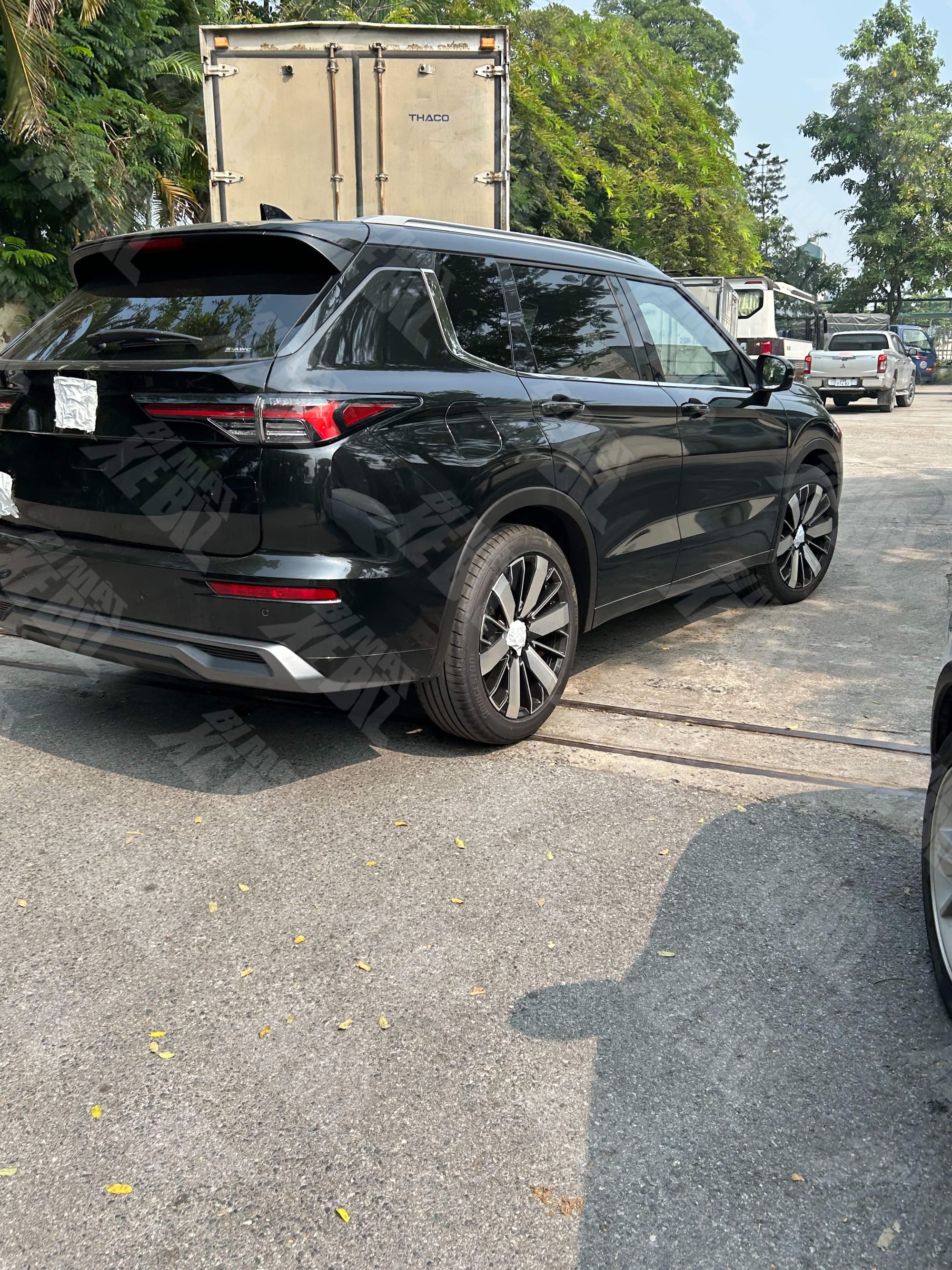 Mitsubishi Outlander thế hệ mới lộ diện tại Việt Nam: Có AWD, màn hình cỡ lớn, nội thất bọc da toàn bộ- Ảnh 4. Mitsubishi Outlander thế hệ mới lộ diện tại Việt Nam: Có AWD, màn hình cỡ lớn, nội thất bọc da toàn bộ- Ảnh 4.