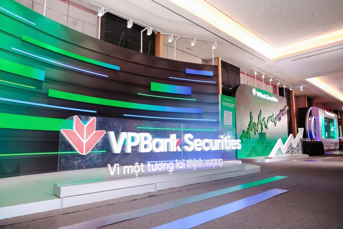 VPBankS trình cổ đông kế hoạch tăng vốn vượt 27.100 tỷ đồng - Ảnh 1.