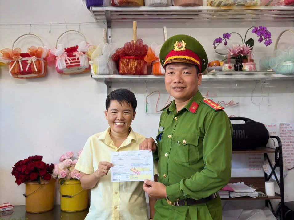 Công an xác minh loạt giao dịch chuyển khoản từ 8 triệu, 70 triệu, 350 triệu đến 450 triệu đồng... của các trường hợp sau- Ảnh 1.