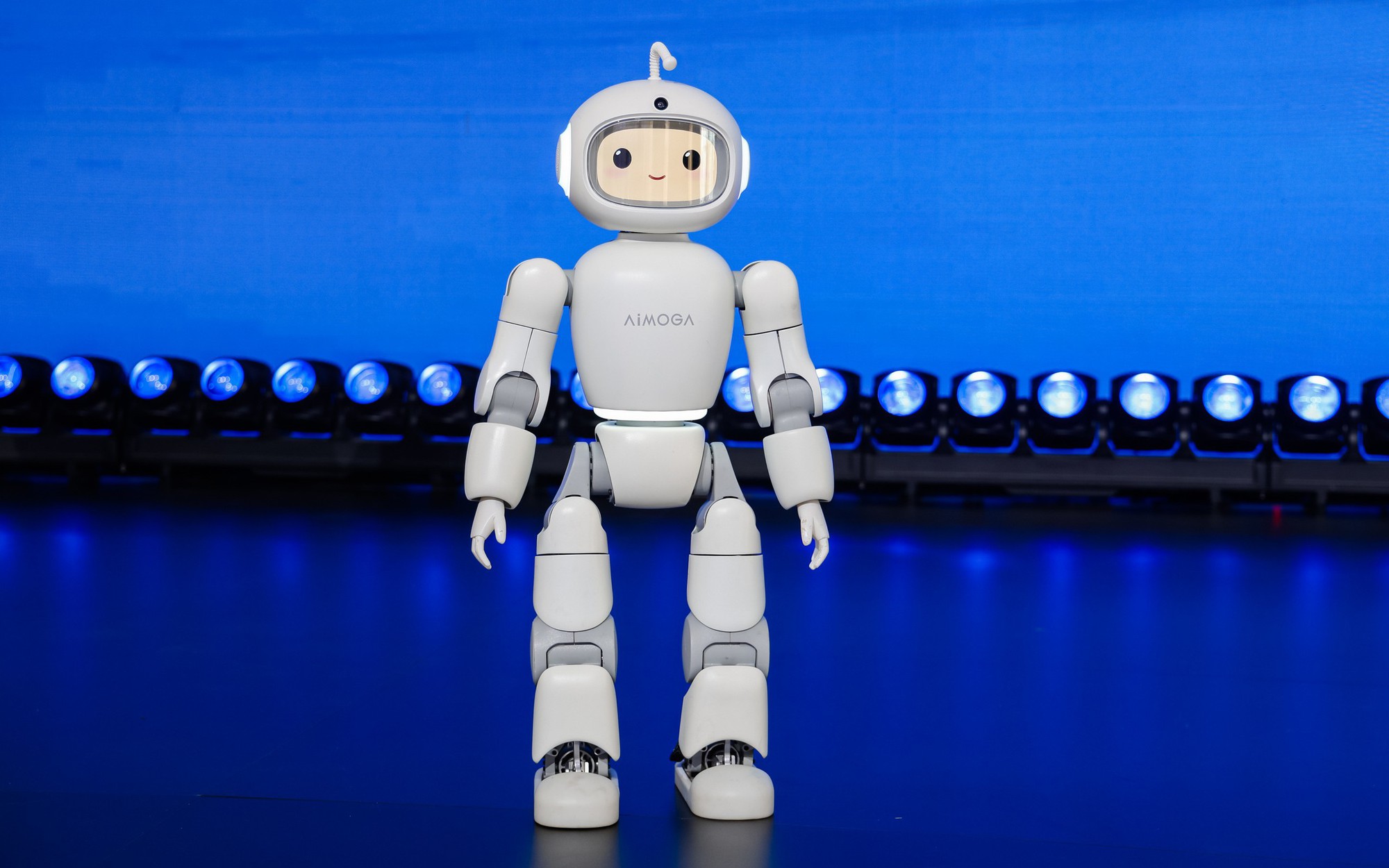 Mẫu robot AI có thể nhớ mặt người thân, ghi nhớ sở thích và trò chuyện như một thành viên trong gia đình
