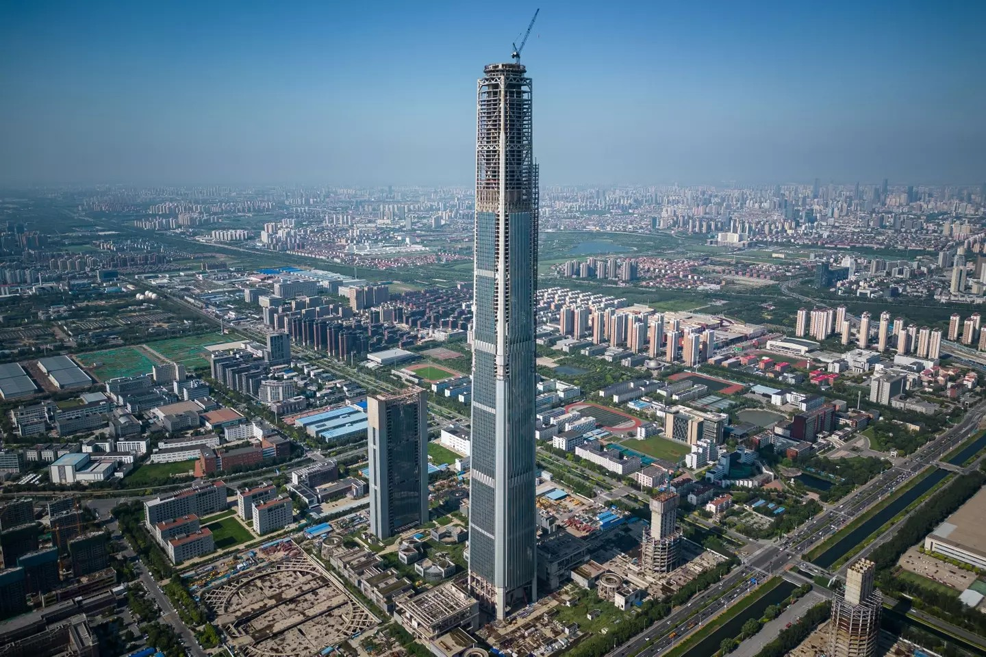 Dừng toàn bộ việc xây dựng tòa nhà cao gấp 1,8 lần Landmark 72: đã hoàn thiện 80%, đầu tư 250.000 tỷ đồng vẫn 'đắp chiếu' 10 năm - Ảnh 1.