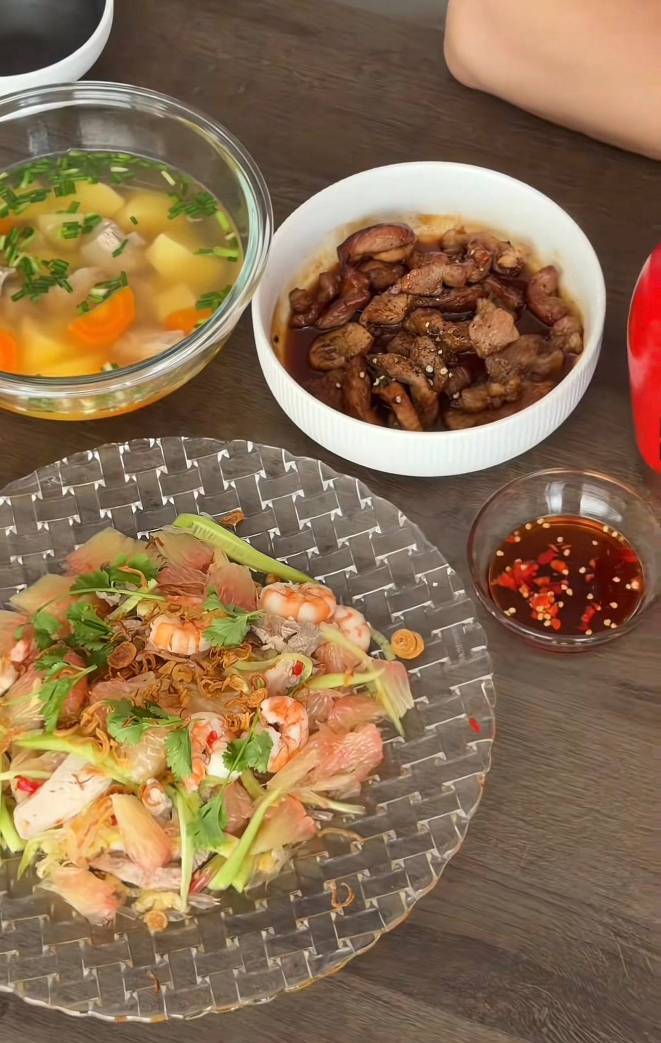 Mâm cơm trong căn hộ 11 tỷ của tiểu thư cưới trai đẹp 1m85 triệu người mê- Ảnh 6.