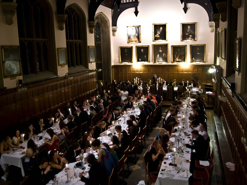 Sắp hết tháng 10, nhà ăn Hogwarts đây rồi, còn thư nhập học của tôi đâu?- Ảnh 2.