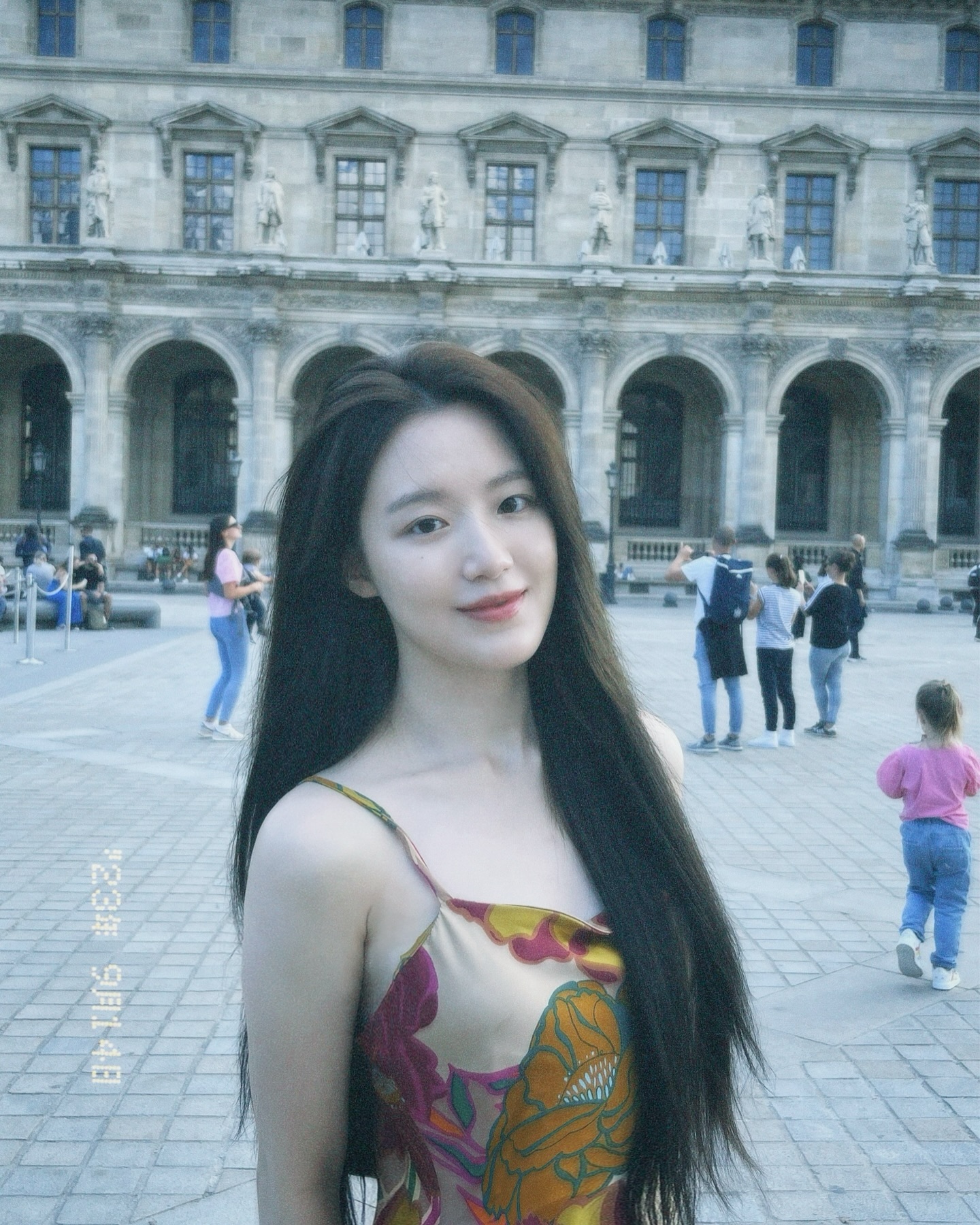 Mỹ nữ đứng ăn giữa đường khiến cả triệu người xao xuyến, biết mặt mộc mới bất ngờ- Ảnh 12.