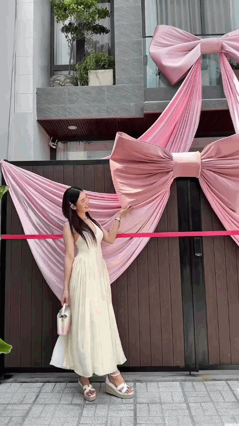 Mỹ nhân miền Tây 8 lần thi hoa hậu: 23 tuổi đã có nhà riêng, vừa tậu thêm 1 cơ ngơi hoành tráng- Ảnh 2.