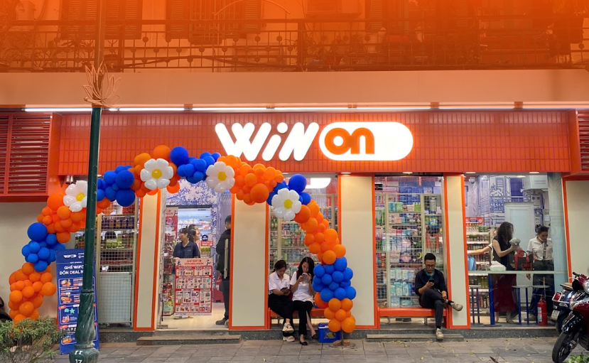 Một thương hiệu cửa hàng tiện lợi vừa xuất hiện tại thị trường Việt Nam, bán từ cơm tấm đến bún mọc, bánh mì chả cá - Ảnh 1.