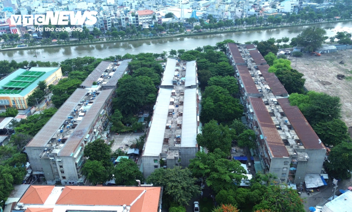 250 hộ dân chung cư Thanh Đa nhận quyết định cưỡng chế di dời- Ảnh 2. 250 hộ dân chung cư Thanh Đa nhận quyết định cưỡng chế di dời- Ảnh 2.