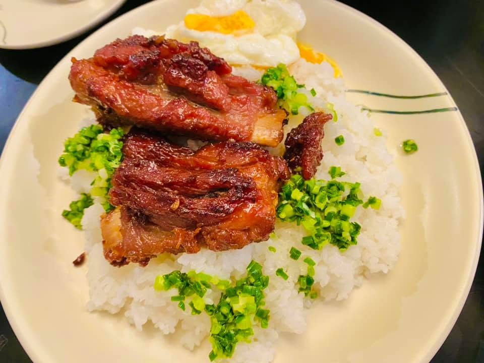 Mâm cơm nhà của Thuỷ Tiên - Công Vinh- Ảnh 3.