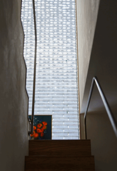 Thuê mảnh đất 130m², ông bố 50 tuổi cải tạo căn nhà 70m² với 15 cửa sổ cho cả đại gia đình ở: Nhìn nhỏ nhưng ai đến cũng tưởng rộng 300m²- Ảnh 16.