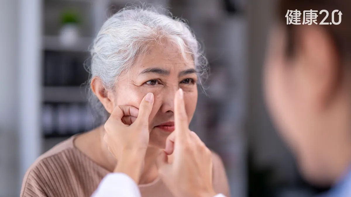 Gan nhiễm mỡ có thể nhận biết qua khuôn mặt: 3 dấu hiệu trên cơ thể cảnh báo bệnh, bao gồm cả đường chỉ tay và lưỡi - Ảnh 1.