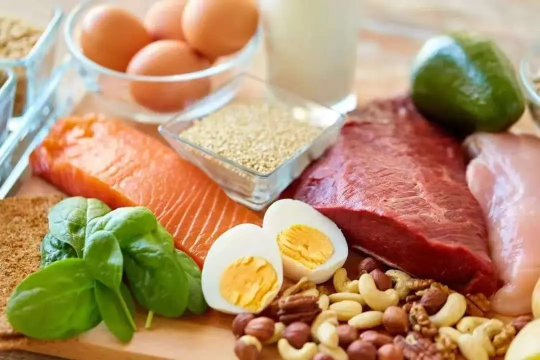Người phụ nữ 63 tuổi gãy xương sau cú ngã nhẹ, nguyên nhân có thể bắt đầu từ thói quen ăn uống tưởng lành mạnh- Ảnh 3.
