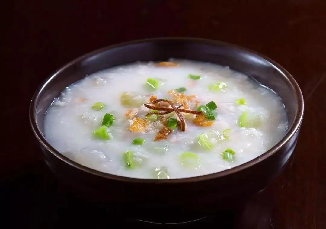 Người phụ nữ 63 tuổi gãy xương sau cú ngã nhẹ, nguyên nhân có thể bắt đầu từ thói quen ăn uống tưởng lành mạnh- Ảnh 2.