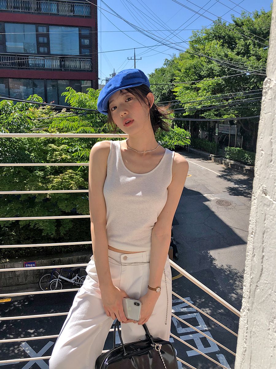 Vì sao mua hàng của người quen đôi khi khó từ chối hơn mua hàng của người lạ? - Ảnh 2.