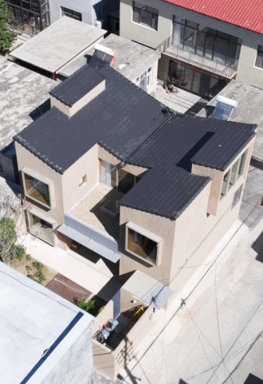 Thuê mảnh đất 130m², ông bố 50 tuổi cải tạo căn nhà 70m² với 15 cửa sổ cho cả đại gia đình ở: Nhìn nhỏ nhưng ai đến cũng tưởng rộng 300m²- Ảnh 4.