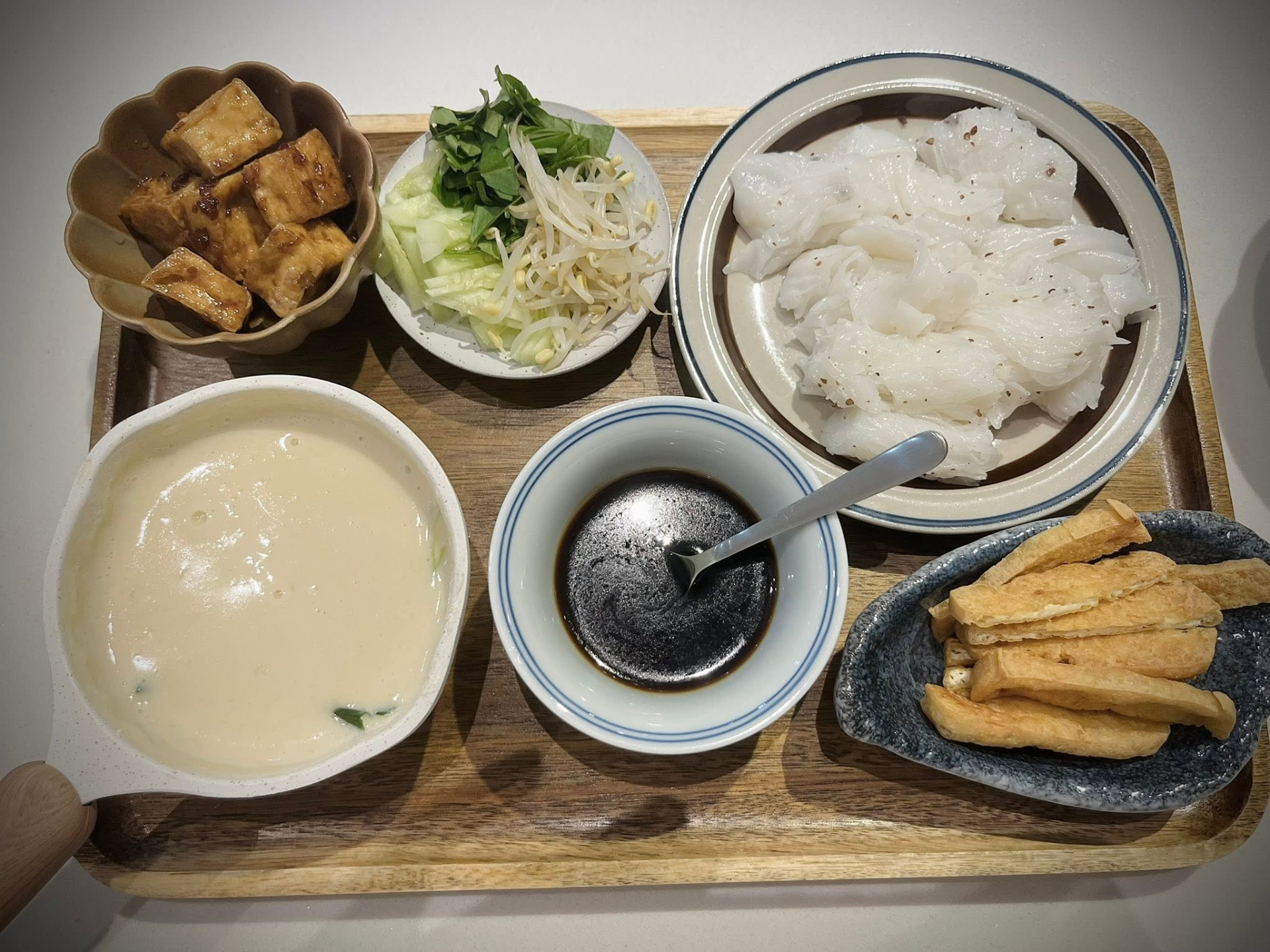 Mâm cơm nhà của Thuỷ Tiên - Công Vinh- Ảnh 5.