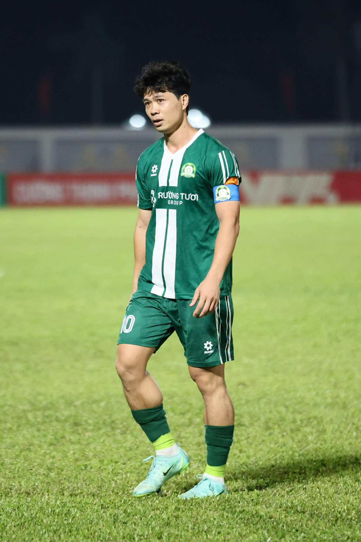 CLB lập hai 2 kỷ lục tệ nhất V.League, HLV muốn từ chức và ký ức buồn của Công Phượng- Ảnh 3. CLB lập hai 2 kỷ lục tệ nhất V.League, HLV muốn từ chức và ký ức buồn của Công Phượng- Ảnh 3.