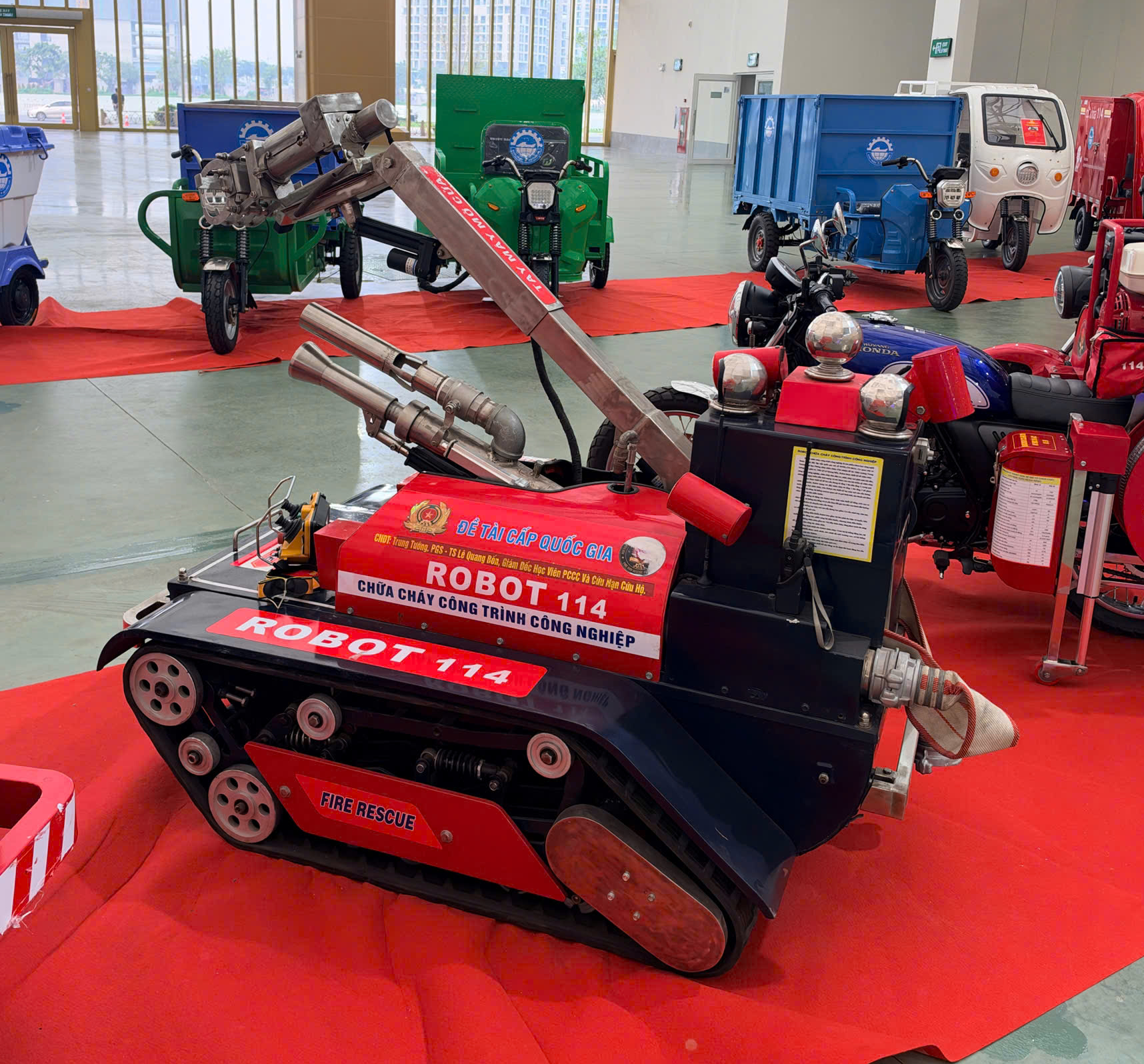 Lộ Diện Loạt Xe Điện 3 Bánh Made In Vietnam: Thị Trường Tỷ Phú Phạm Nhật Vượng Bỏ Ngỏ, 1 Dn Của Bộ Công An Đã Vào Cuộc Cận Cảnh Dàn Xe Điện 3 Bánh Đặc Biệt Của Công Ty Thuộc Bộ Công An: Từ Xe Chở Rác Đến Xe Chữa Cháy - Ảnh 4.