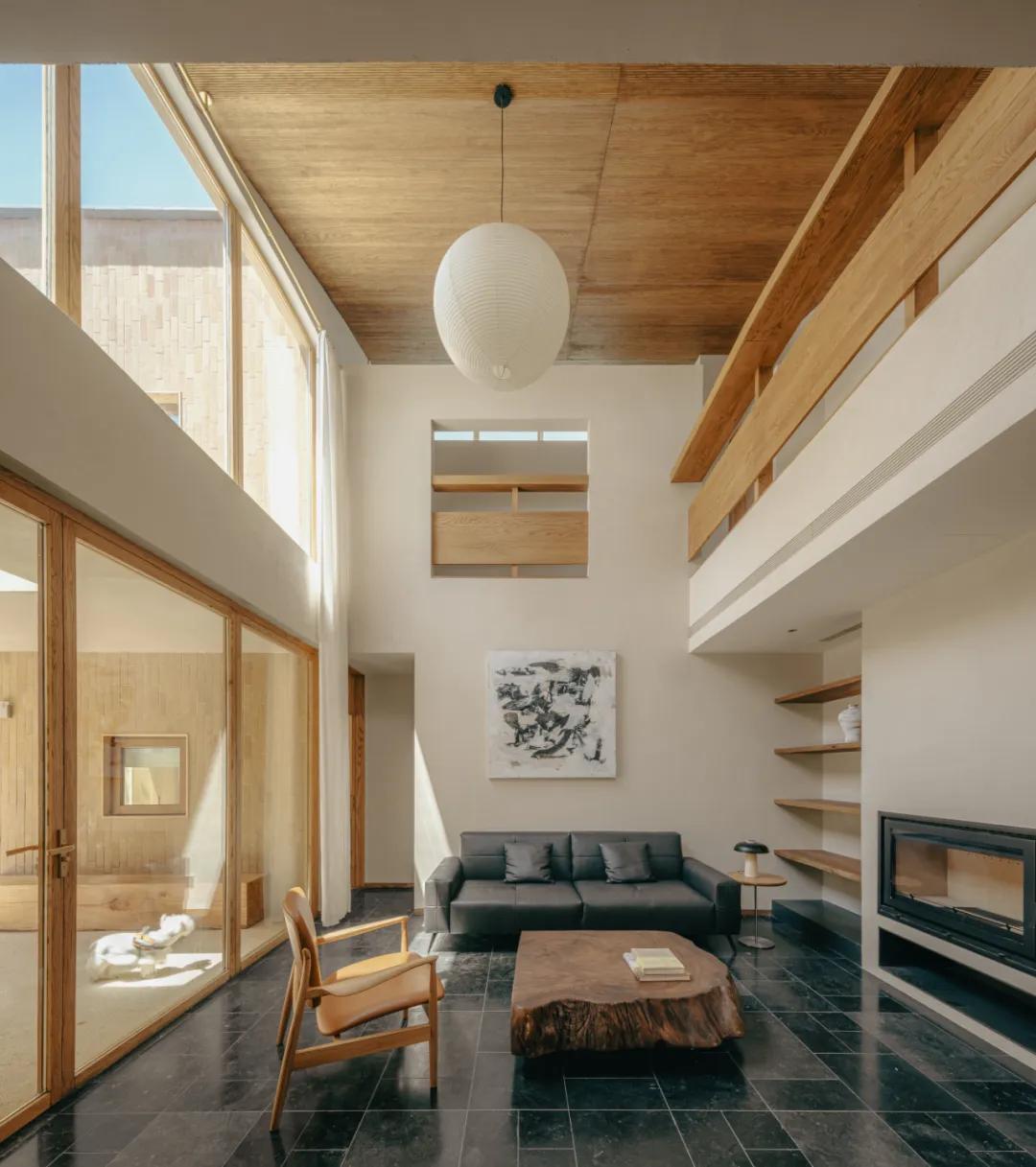 Thuê mảnh đất 130m², ông bố 50 tuổi cải tạo căn nhà 70m² với 15 cửa sổ cho cả đại gia đình ở: Nhìn nhỏ nhưng ai đến cũng tưởng rộng 300m²- Ảnh 22.