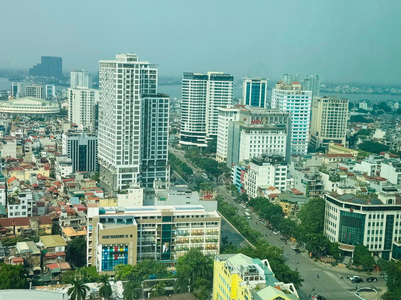 Thị trường bất động sản tại TP. HCM và Hà Nội quý 3/2026: Thanh khoản chịu áp lực lớn từ chi phí vốn- Ảnh 1.