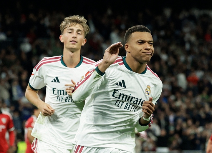 Mbappe bị tố phóng đại thành tích để chạy đua Quả bóng vàng- Ảnh 1.
