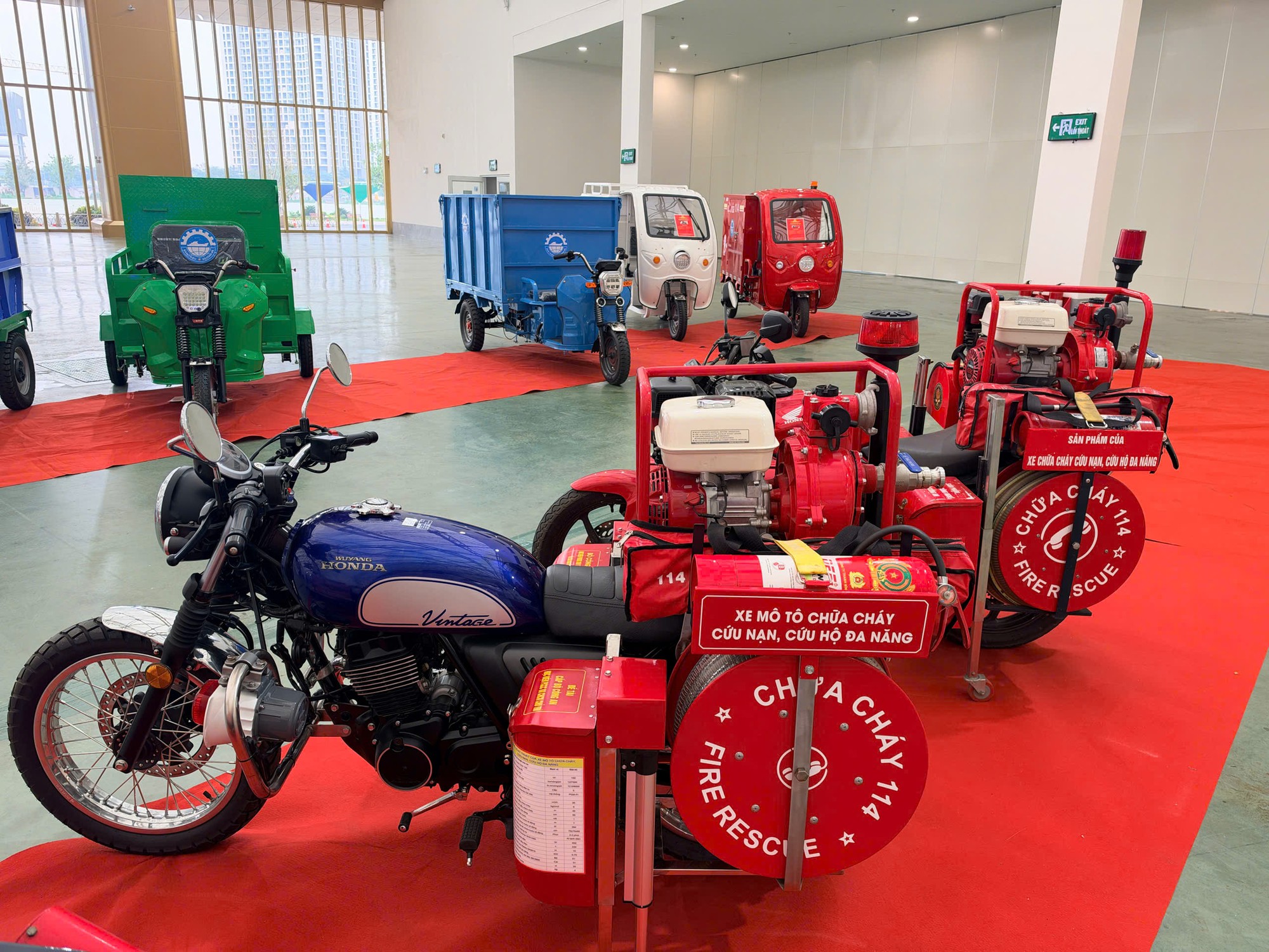 Cận Cảnh Loạt Xe Điện 3 Bánh Độc Đáo Của Doanh Nghiệp Bộ Công An: Từ Chở Rác Đến Chữa Cháy - Ảnh 5. Cận Cảnh Loạt Xe Điện 3 Bánh Độc Đáo Của Doanh Nghiệp Bộ Công An: Từ Chở Rác Đến Chữa Cháy - Ảnh 5.