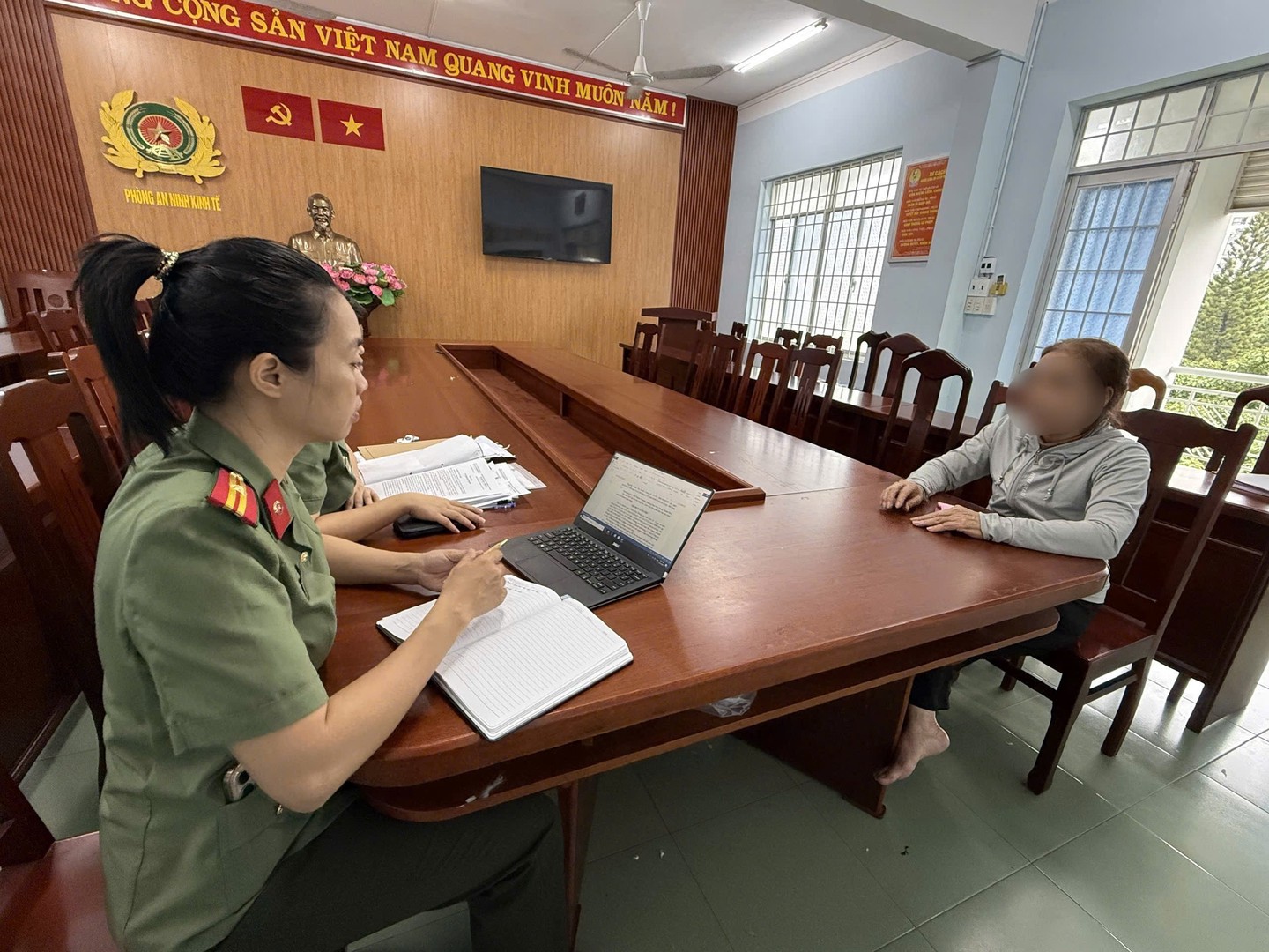 Tất cả người dân có tài khoản ngân hàng chú ý công an sẽ điều tra các giao dịch chuyển tiền, nhận tiền này - Ảnh 1.
