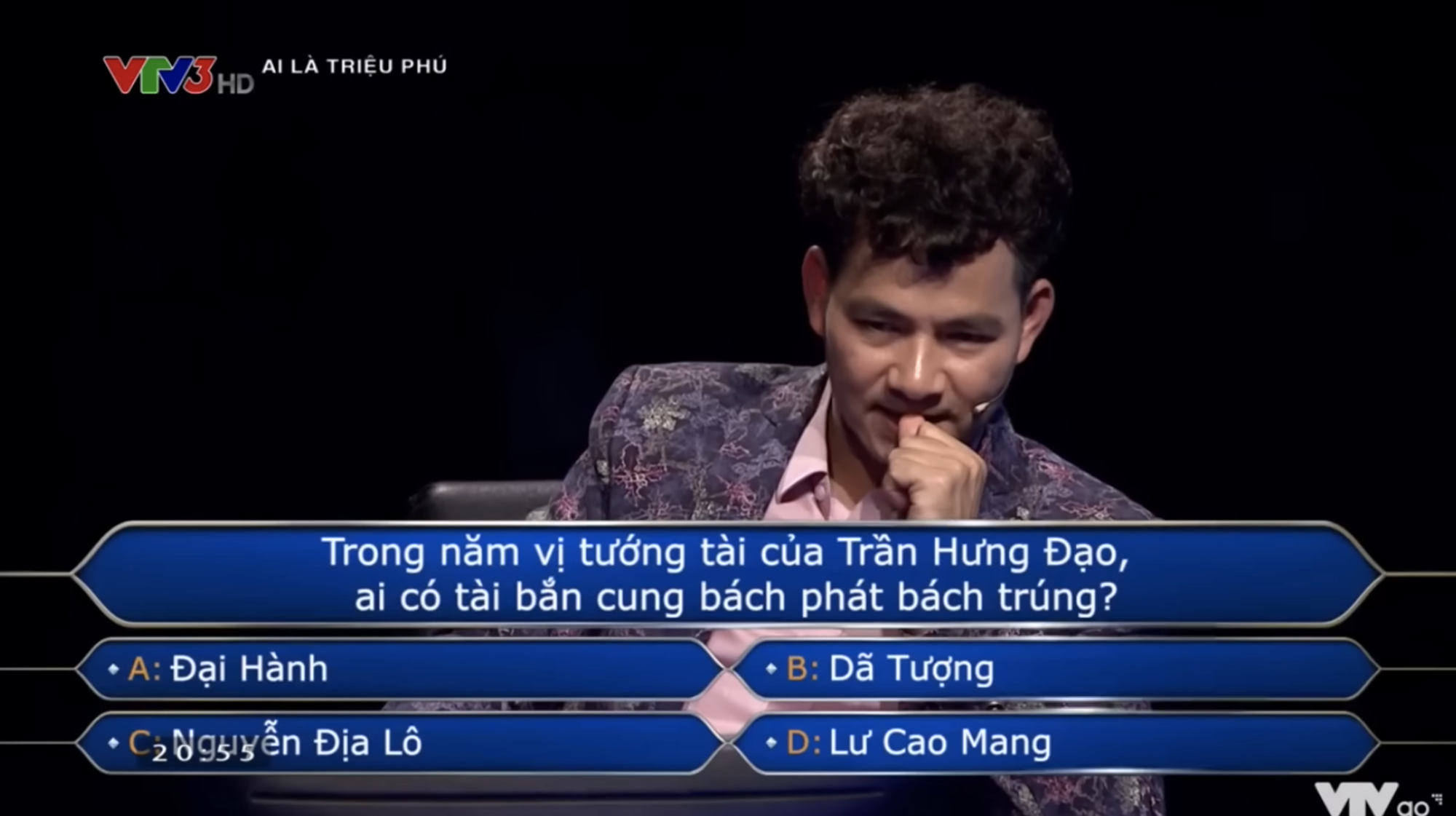Câu hỏi khiến Cục trưởng Xuân Bắc phải cầu cứu con trai Bi Béo ở Ai Là Triệu Phú - Ảnh 1.