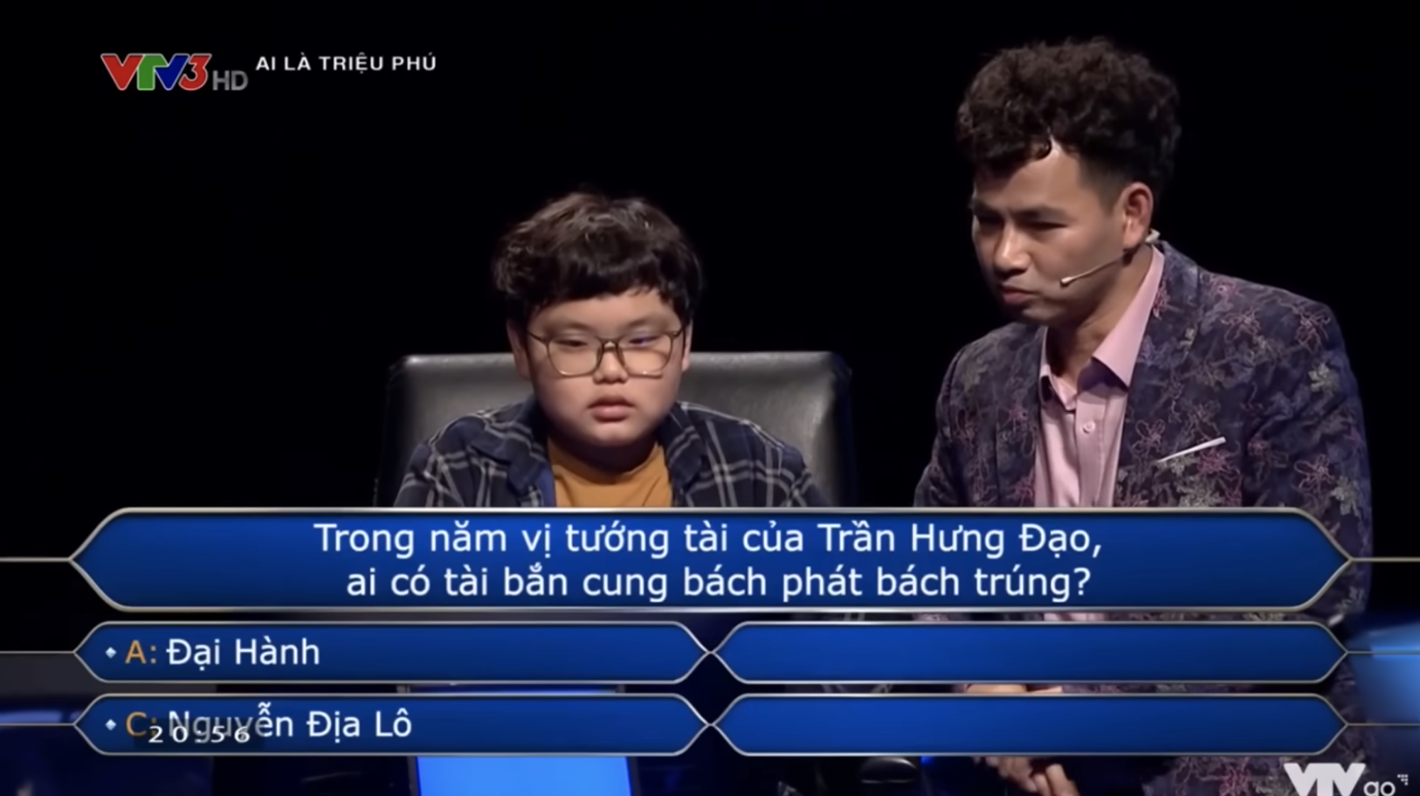 Câu hỏi khiến Cục trưởng Xuân Bắc phải cầu cứu con trai Bi Béo ở Ai Là Triệu Phú - Ảnh 2.