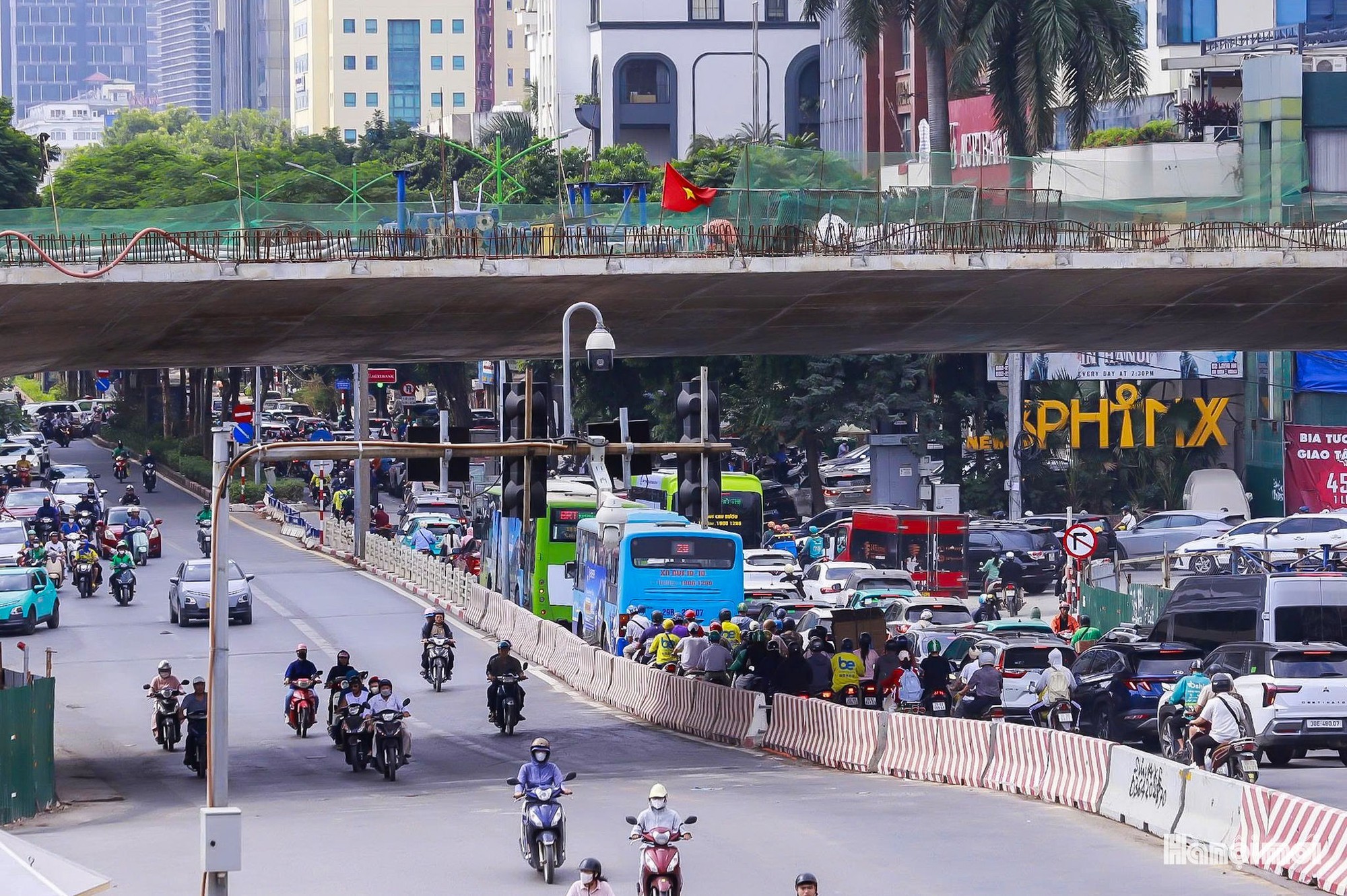 Dồn lực thi công hai cầu vượt trên công trường đường Vành đai 1- Ảnh 10.