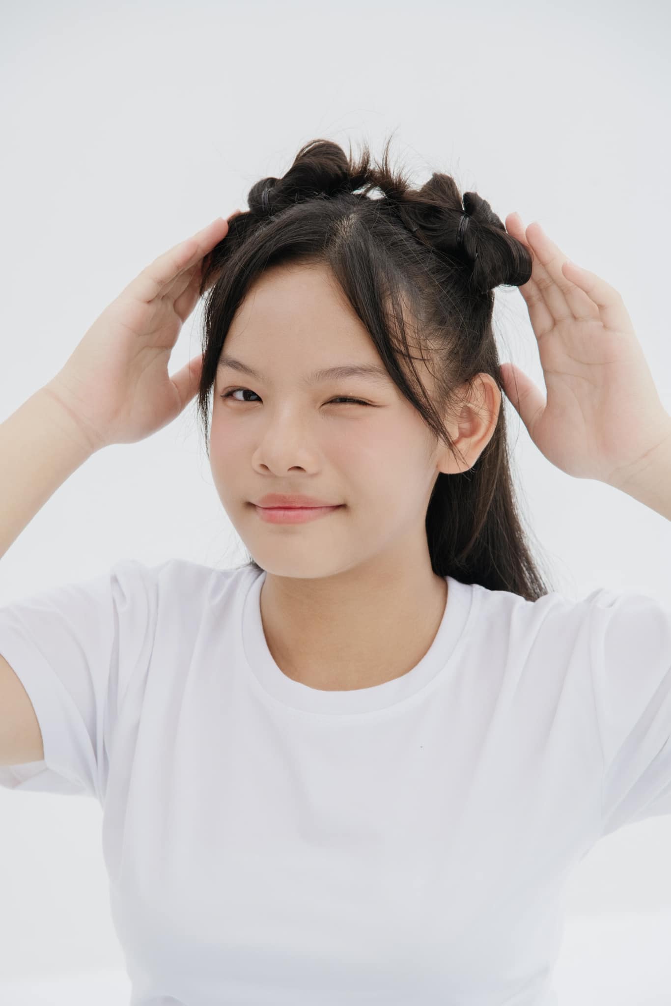 3 con gái của Phạm Quỳnh Anh giống mẹ cùng 1 khuôn, chị cả nay đã cao hơn mẹ, trổ mã xinh đẹp ai cũng ngỡ ngàng - Ảnh 3.