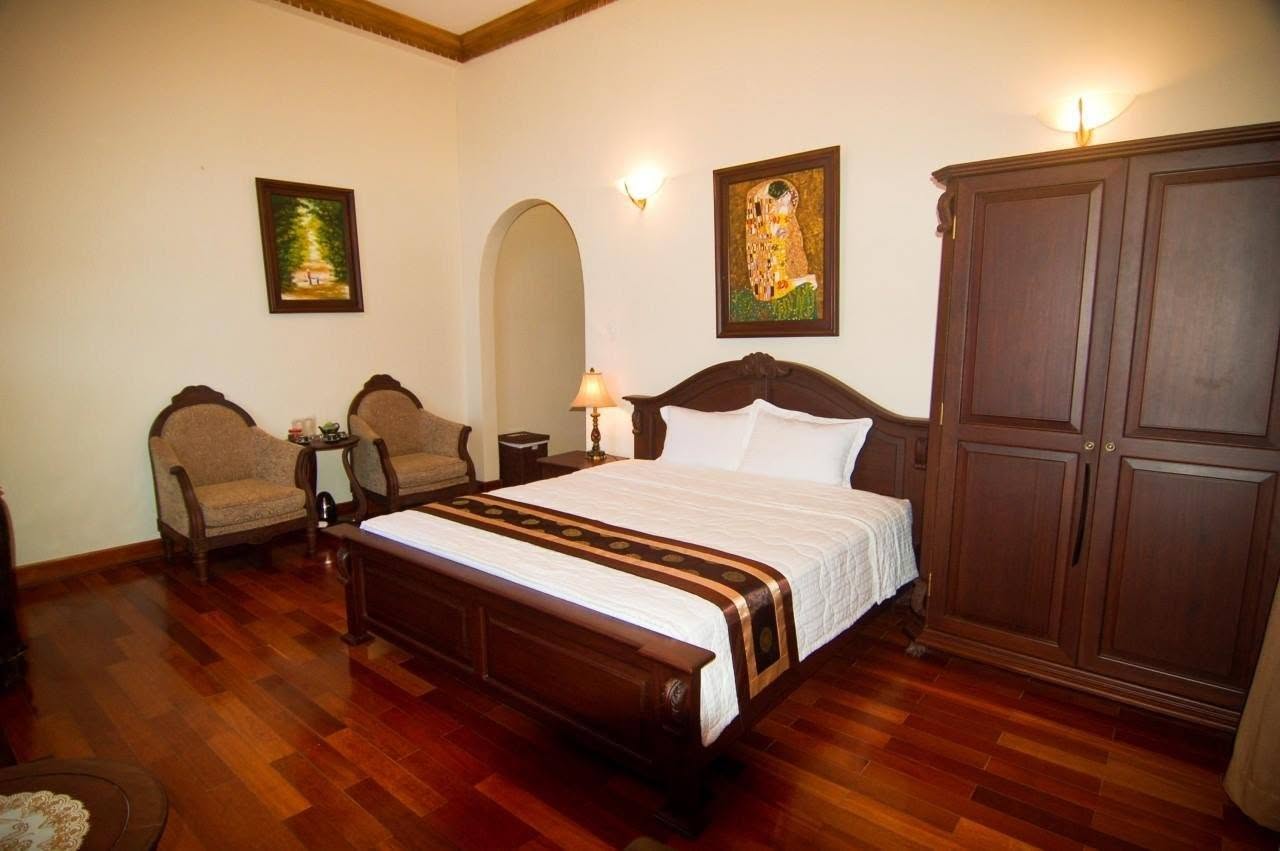 Việt Nam có 1 “làng biệt thự Pháp” nằm ở độ cao 1.500m, mát mẻ quanh năm: Giá chỉ từ 1.300.000 VNĐ/đêm - Ảnh 4.